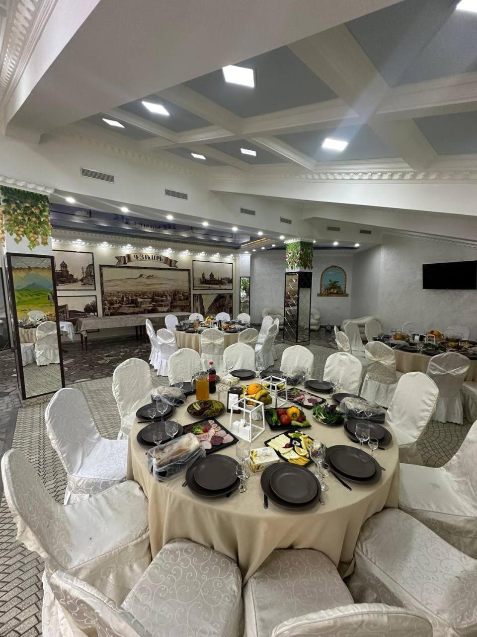 Olympic Gyumri Hotel Ngoại thất bức ảnh